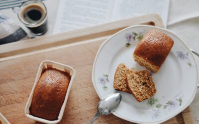 Shana Tova! And an AMAZING Honey Cake Recipe for you! 💗🍯
